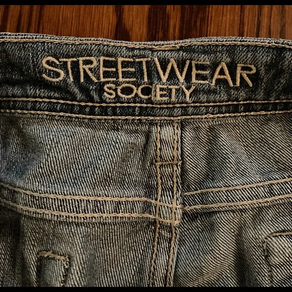 Streetwear Society Shorts - Picture 3 of 3